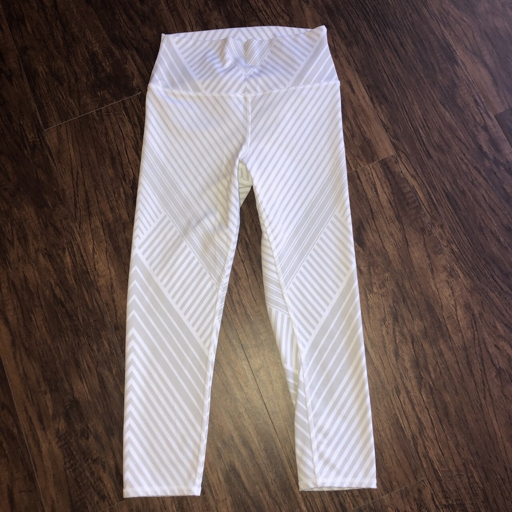 Cropped Alo Yoga Print Leggings